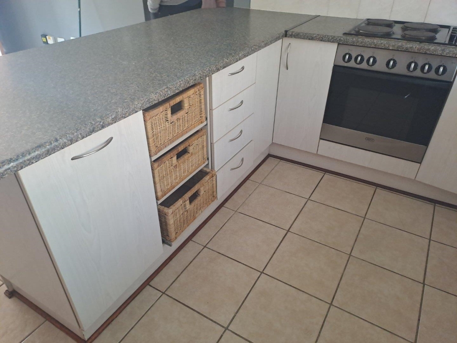 2 Bedroom Property for Sale in Langenhovenpark Free State